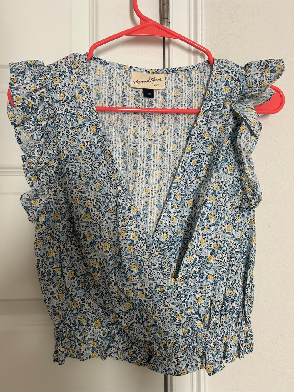 Universal Thread Light Blue Floral Ruffle V-Neck Blouse - Picture 3 of 6